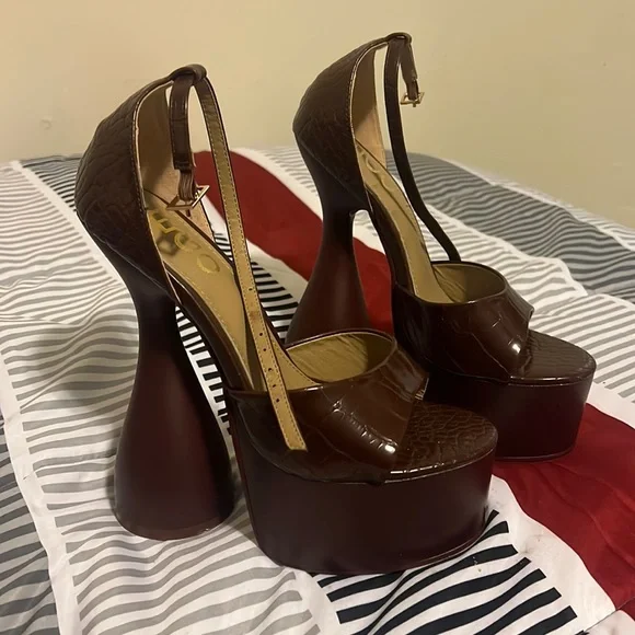 Beautiful shoes only worn     once !!! Clarks | Shoes | Beautiful Shoes Wedges Only Worn Once  main image 3